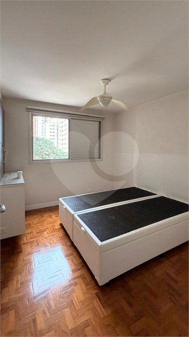 Apartamento à venda com 3 quartos, sendo 1 suíte,  em Moema, São Paulo, SP