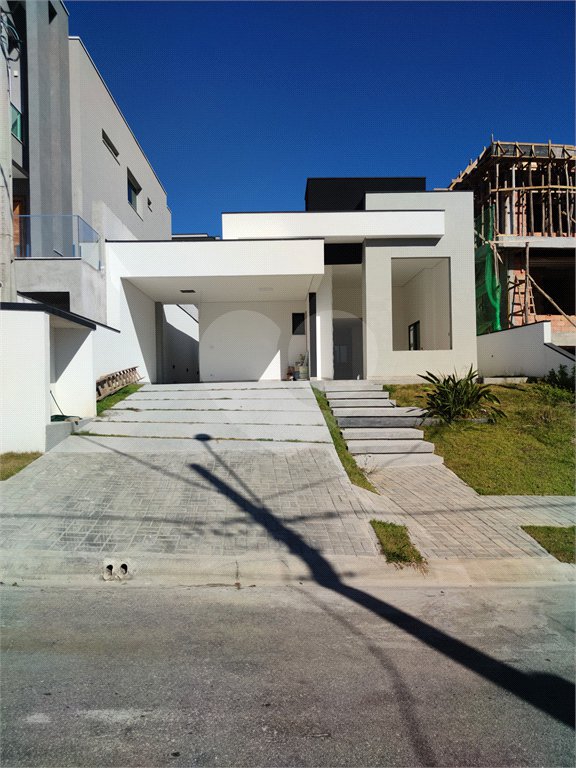 Casa à venda com 3 suítes no condomínio Aruã Brisas, Mogi das Cruzes - SP