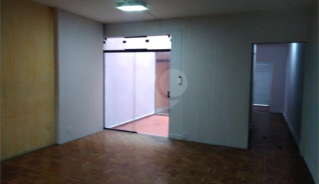 Sobrado à venda com 3 quartos em Vila Cordeiro, São Paulo, SP