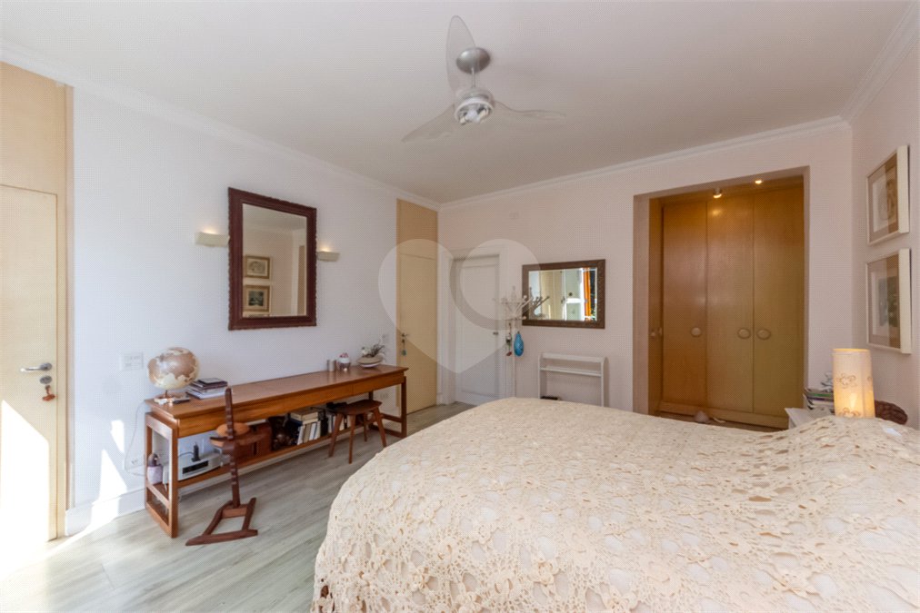 Casa de Vila à venda com 4 quartos, sendo 2 suítes, em Alto da Boa Vista, São Paulo, SP