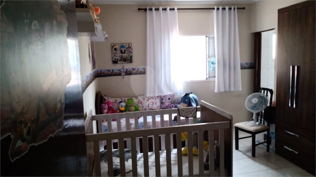 Casa à venda com 4 quartos, sendo 2 suítes,  em Jardim Terezópolis, Guarulhos, SP