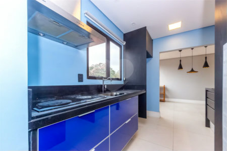 Casa em condomínio à venda na Granja Julieta