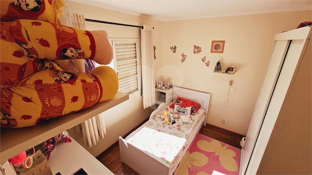 Casa à venda com 4 quartos, sendo 2 suítes, em Jardim Meny, São Roque, SP