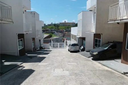 Casa à venda com 2 quartos no condomínio Residencial Monaco, Mogi das Cruzes - SP