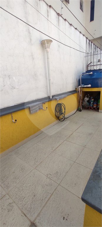 Casa à venda com 3 quartos, sendo 1 suíte,  no condomínio Residencial Vila Irmãos Arnoni, São Paulo - SP