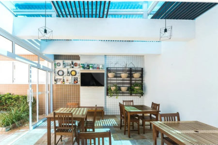 Apartamento mobiliado de 102 m² para locação no Centro de São Bernardo do Campo, com 3 dormitórios, 1 suíte, varanda gourmet com vista para o Paço Municipal, 2 vagas e lazer completo.