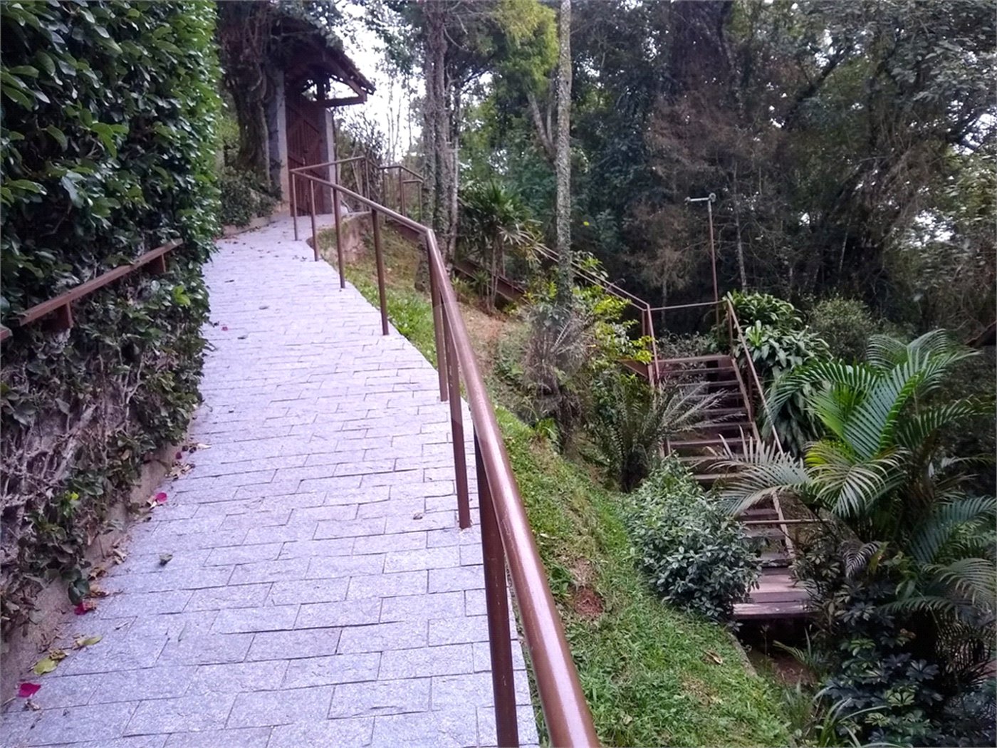 Casa à venda com 4 suítes no condomínio Alpes da Cantareira, Mairiporã - SP