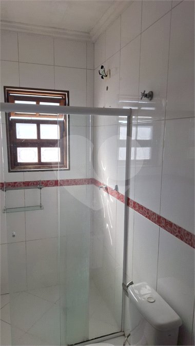 Sobrado para alugar com 4 quartos, sendo 3 suítes, em Vila Nivi, São Paulo, SP