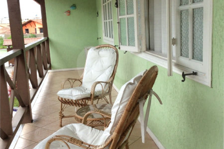 Casa à venda com 4 quartos, sendo 1 suíte, em Ogiva, Cabo Frio, RJ