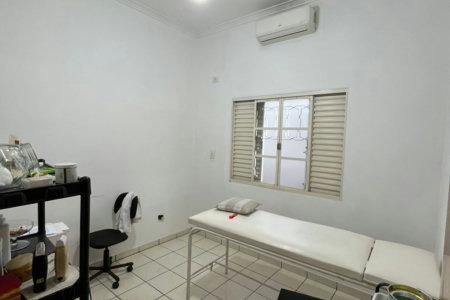 Casa à venda com 3 quartos, sendo 1 suíte,  em Jardim Primaveril, Três Lagoas, MS