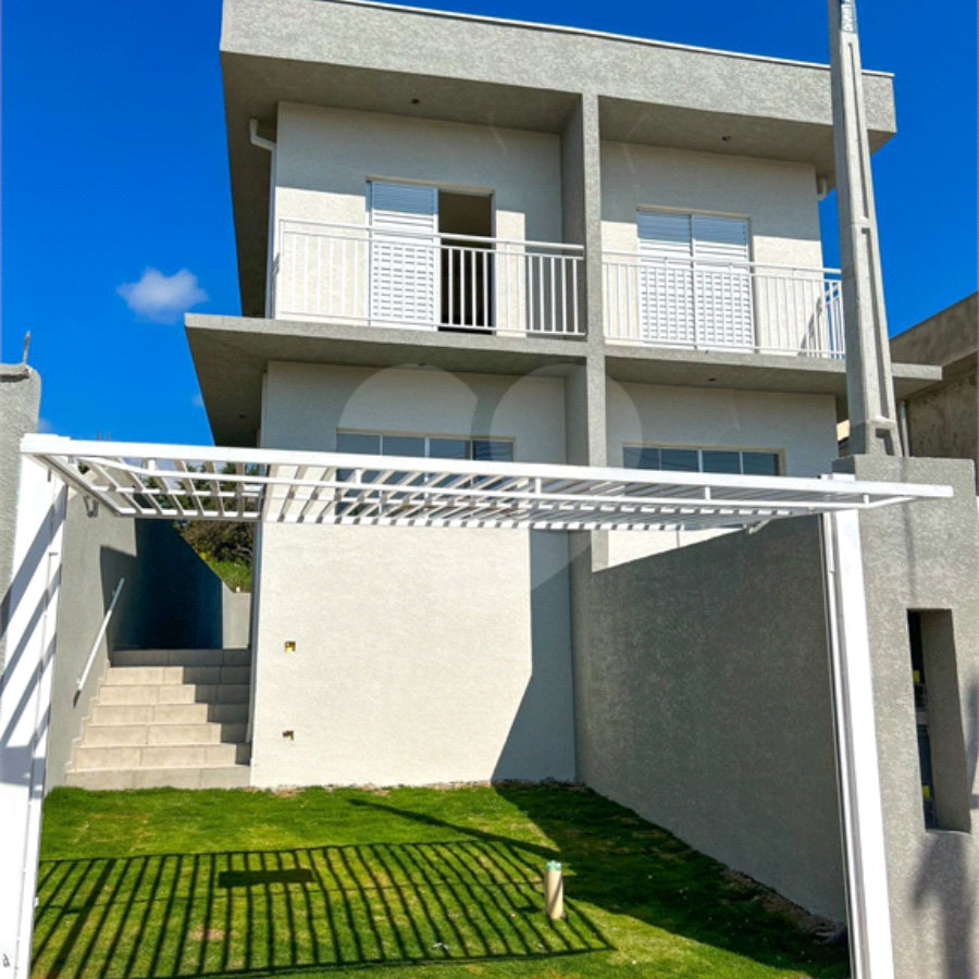 Casa à venda com 2 suítes em Vila Santa Helena, Atibaia, SP