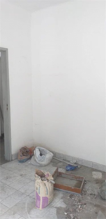 Sobrado à venda ou para alugar com 4 quartos em Água Branca, São Paulo, SP