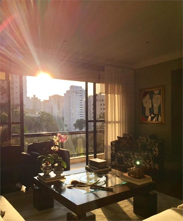 Apartamento à venda com 3 suítes em Vila Suzana, São Paulo, SP