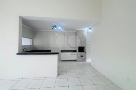 Casa à venda com 2 suítes no condomínio Horto Florestal III, Sorocaba - SP