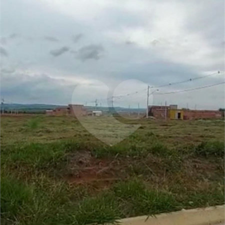 Terreno de 274,68 m² no Residencial Villeneuve