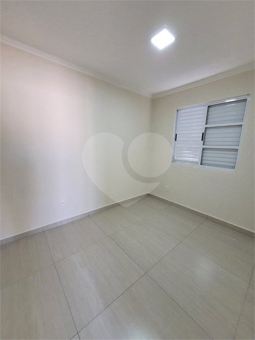 Seu Novo Lar Te Espera: Casa Aconchegante, Pronta para Morar e com 2 dormitórios e Amplo Quintal!