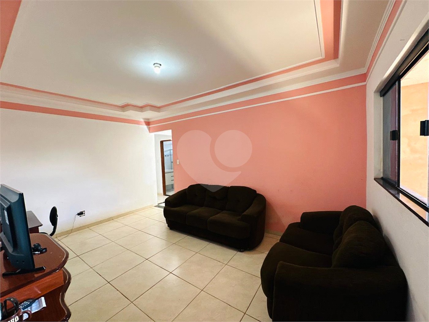 Casa á venda, com 03 Dormitórios, em São Carlos.