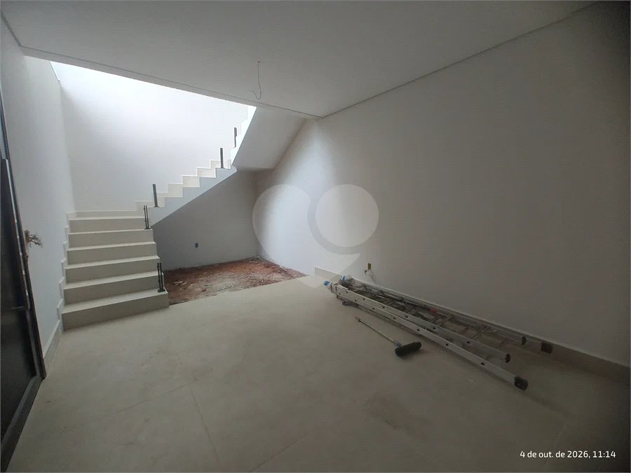 Casa exclusiva em Atibaia de alto padrão com 3 suítes, piscina, espaço gourmet, condomínio fechado, aceita financiamento