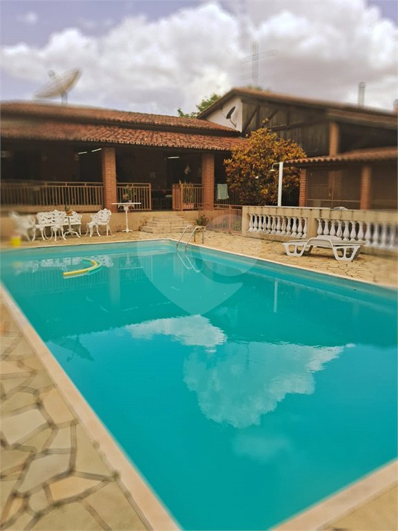 Casa à venda com 3 quartos, sendo 1 suíte, no condomínio Acmti - Colinas do Mosteiro, Terras de Itaici e Recanto dos Pássaros, Indaiatuba - SP