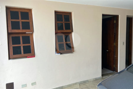 Sobrado à venda com 3 quartos, sendo 1 suíte,  em Vila Suissa, Mogi das Cruzes, SP