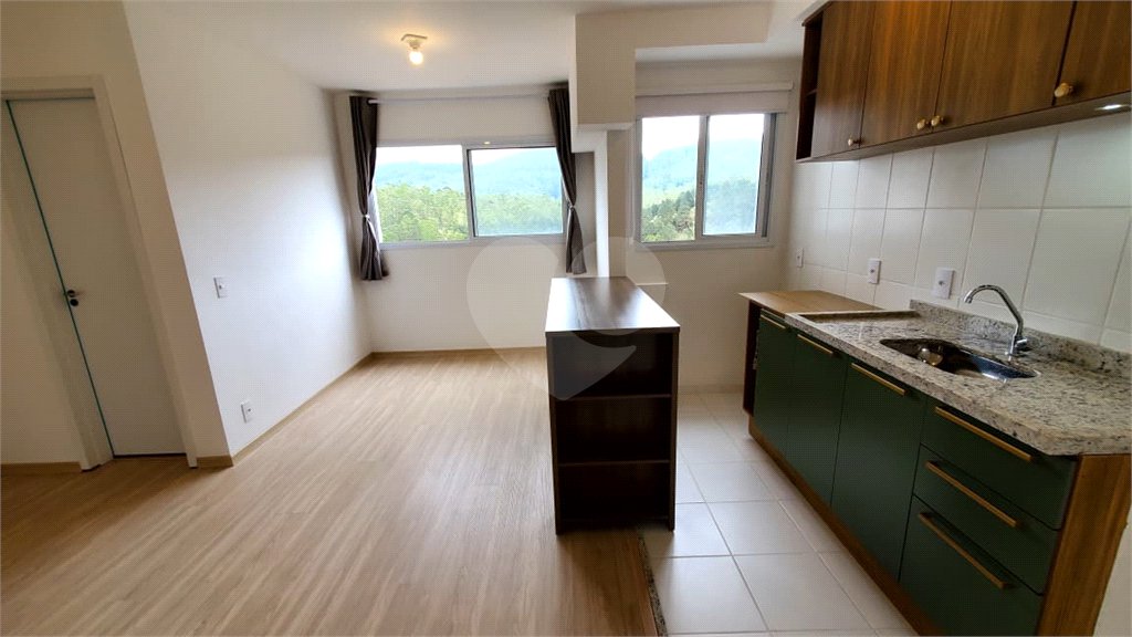 Apartamento à venda com 3 quartos, sendo 1 suíte, em Parque Santana, Mogi das Cruzes, SP