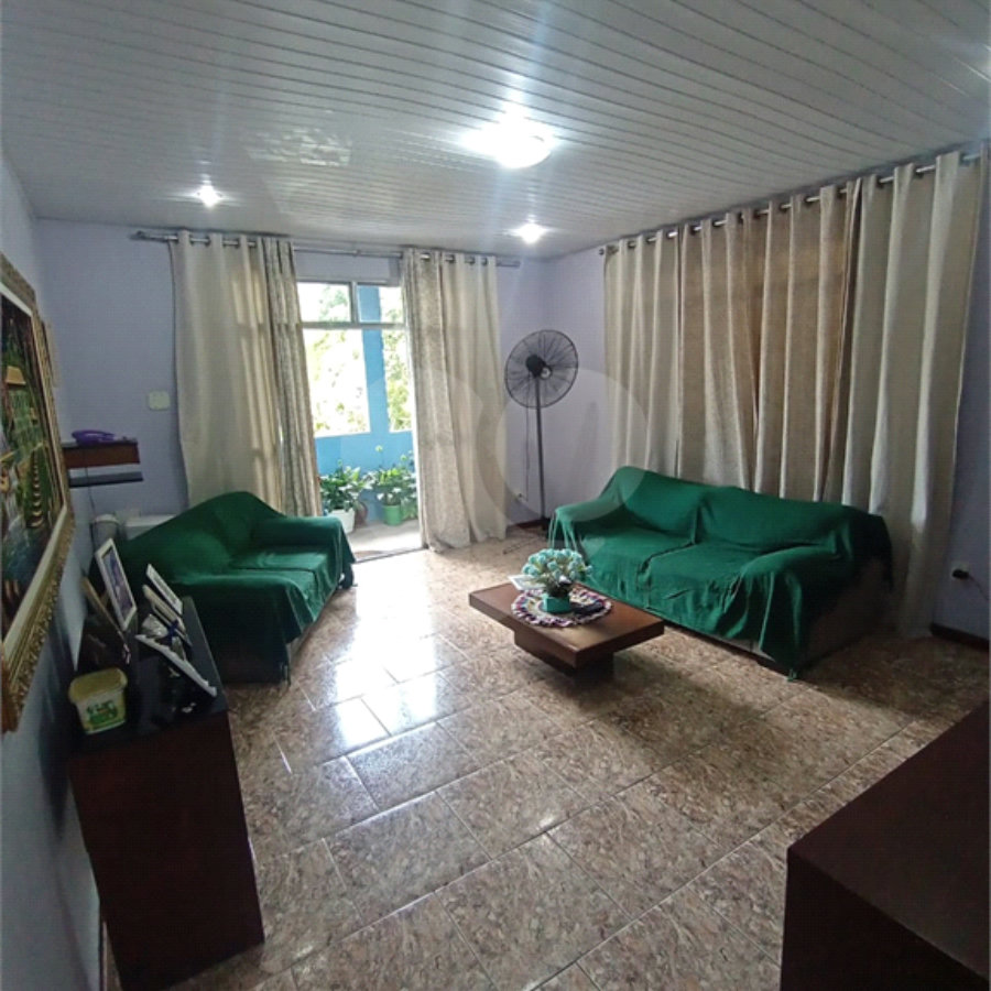 2 CASAS Á VENDA CONSTRUIDO EM DOIS TERRENOS NO BAIRRO ADRIANA COM 221,00M² DE ÁREA CONSTRUIDA