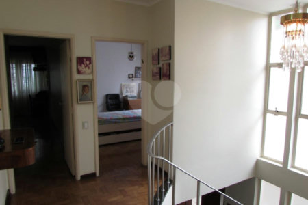 Sobrado à venda com 4 quartos, sendo 1 suíte,  em Sumaré, São Paulo, SP