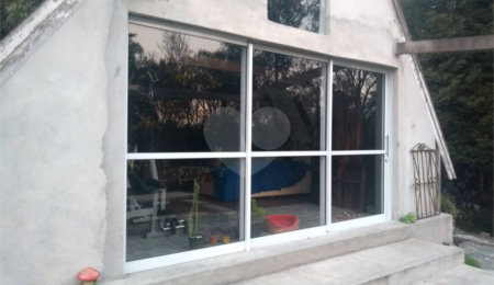 Casa à venda com 3 quartos, sendo 1 suíte,  no condomínio Cinco Lagos, Mairiporã - SP