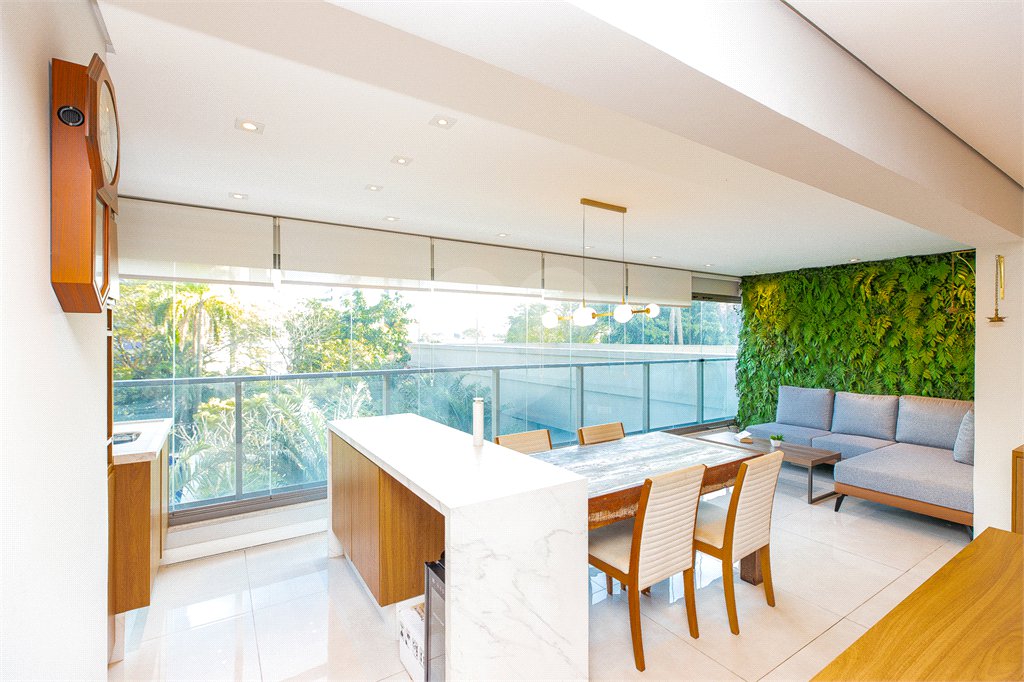 Apartamento à venda com 3 quartos, sendo 1 suíte, em Chácara Santo Antônio (zona Sul), São Paulo, SP