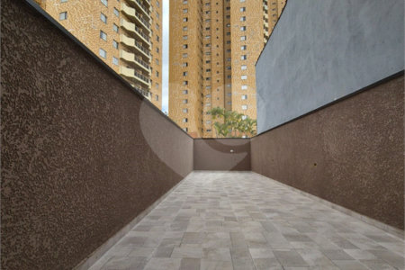 Sobrado à venda com 2 suítes em Vila Polopoli, São Paulo, SP