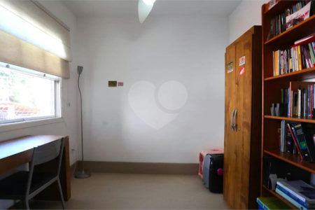 Casa à venda com 3 quartos, sendo 1 suíte,  no condomínio Residencial Villagio, São Paulo - SP