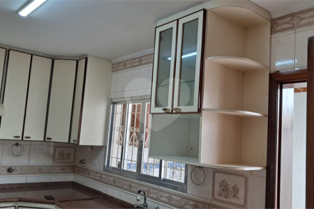 Casa à venda ou para alugar com 3 quartos, sendo 1 suíte, no condomínio Maison, São Paulo - SP