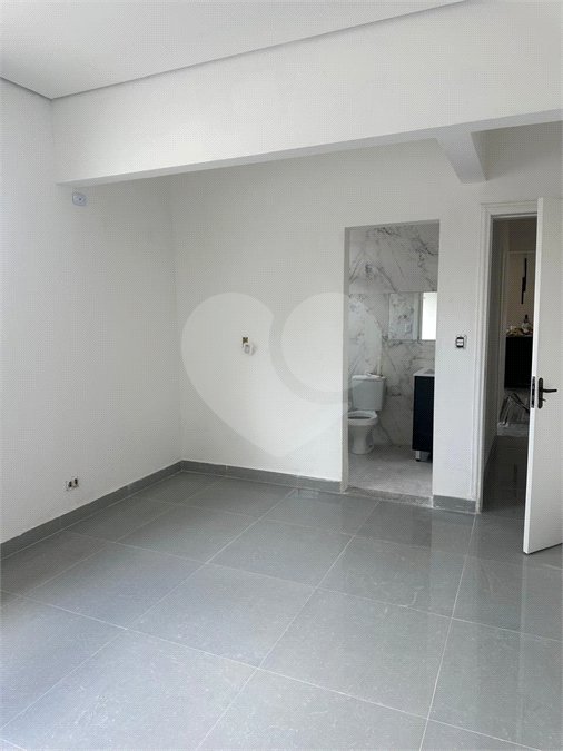 Terreno para alugar com 3 suítes no condomínio Residencial Veneza, Mogi das Cruzes - SP