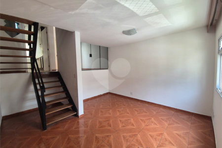Casa à venda com 3 quartos, sendo 2 suítes, no condomínio Quintas Marajoara, São Paulo - SP