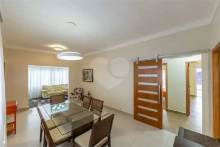 Casa Térrea à venda com 3 quartos, sendo 1 suíte, em Interlagos, São Paulo, SP