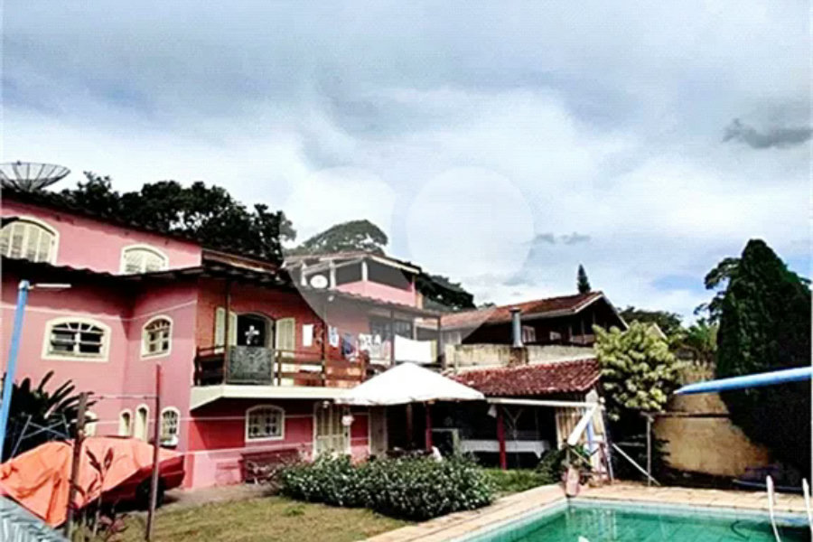 Casa à venda com 4 quartos, sendo 1 suíte, no condomínio Chacarás Bela Vista, Mairiporã - SP