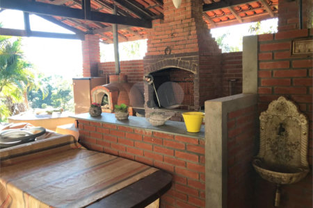 Chácara à venda com 4 quartos, sendo 1 suíte,  em Monterrey, Louveira, SP