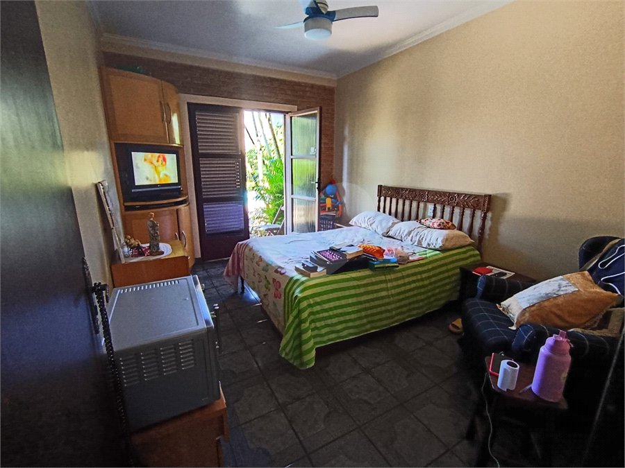 Casa à venda com 3 quartos, sendo 2 suítes,  em Vila Mogilar, Mogi das Cruzes, SP