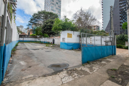 Terreno à venda em Vila Olímpia, São Paulo, SP