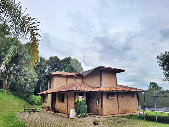 Casa à venda com 3 quartos, sendo 1 suíte,  em Serra da Cantareira, Mairiporã, SP