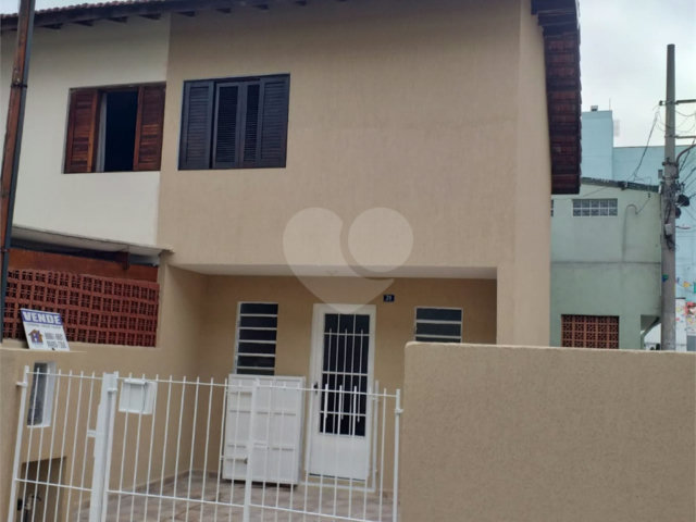 Sobrado à venda com 2 quartos em Vila das Palmeiras, Guarulhos, SP