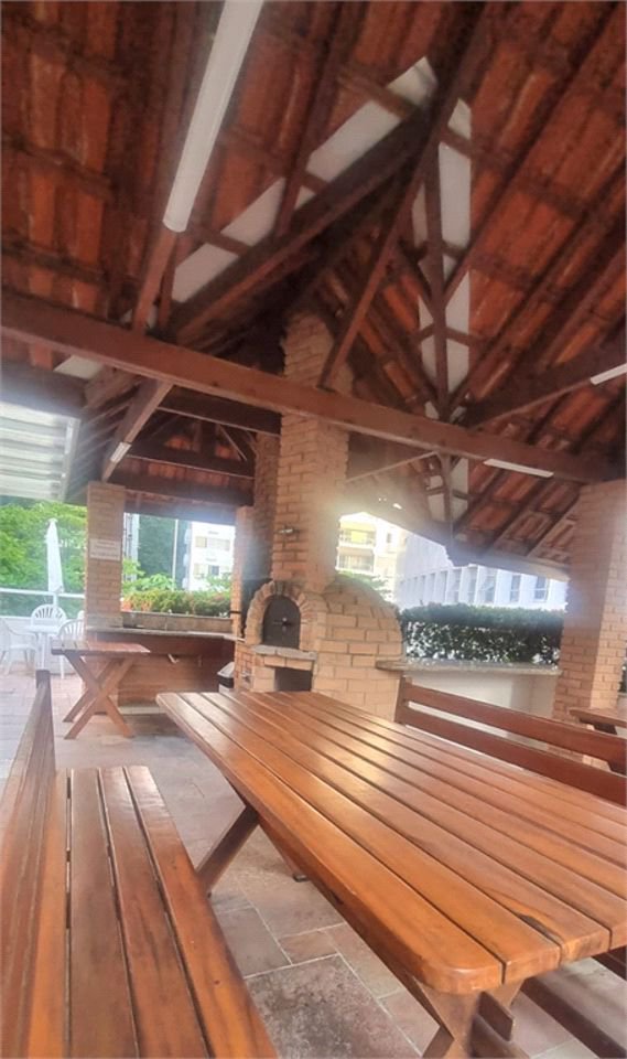 Apartamento porteira fechada com vista para o mar e lazer completo em Pitangueiras – Guarujá