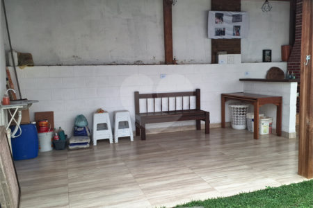 Casa à venda com 2 quartos no condomínio Residencial Cristal Lll, Mogi das Cruzes - SP