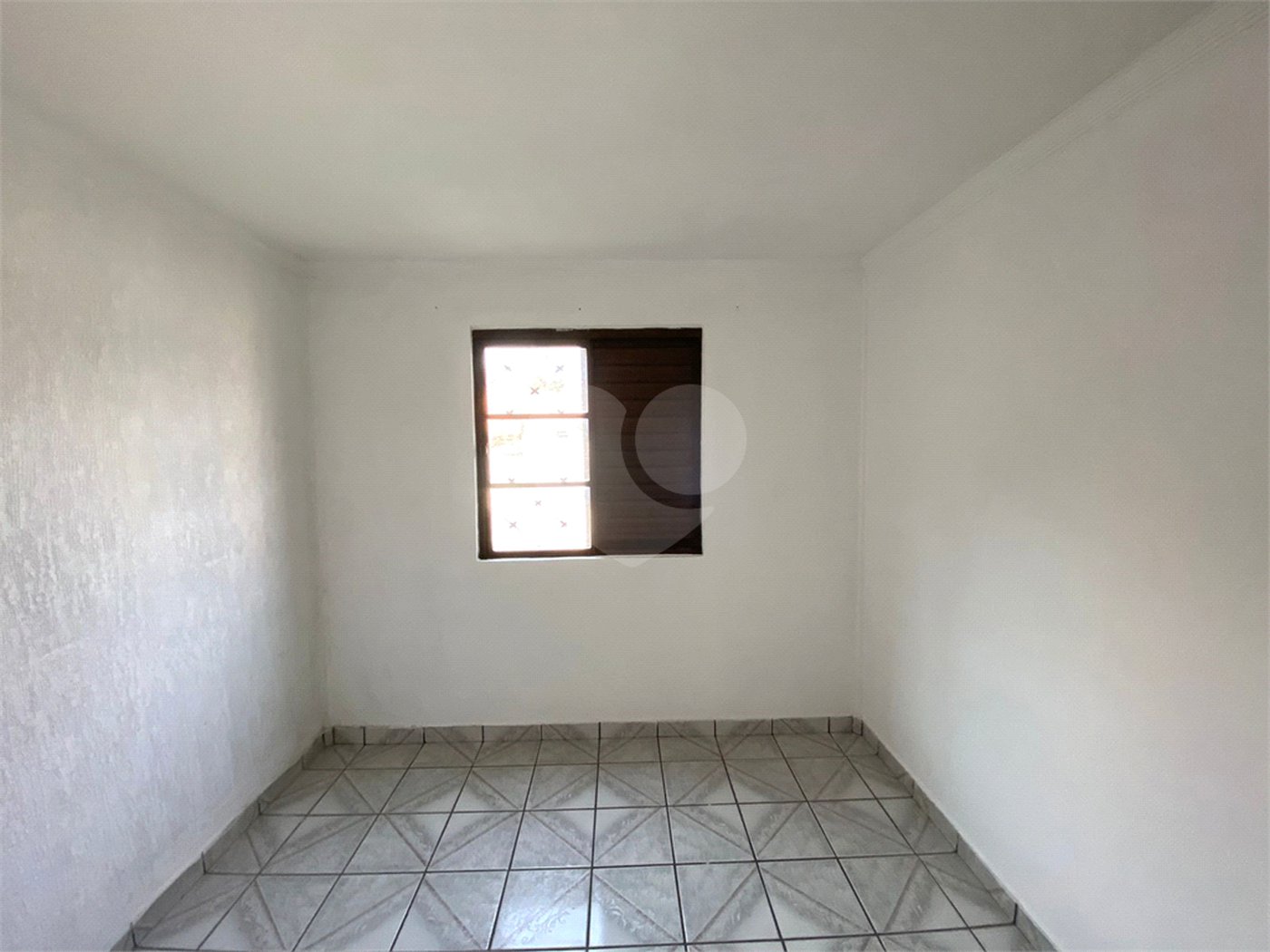 Apartamento para alugar com 2 quartos em Jardim Adriane, Itaquaquecetuba, SP