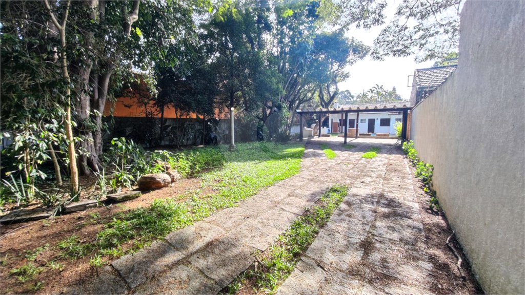Terreno à venda com 1 suíte em Interlagos, São Paulo, SP