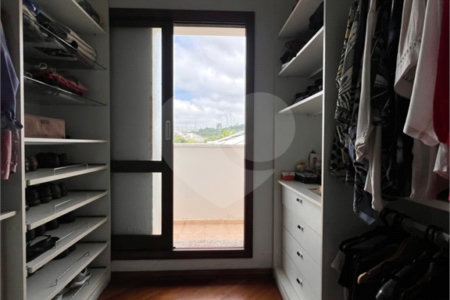 Casa à venda com 5 quartos, sendo 3 suítes,  no condomínio Real Park -  Vila Oliveira, Mogi das Cruzes - SP
