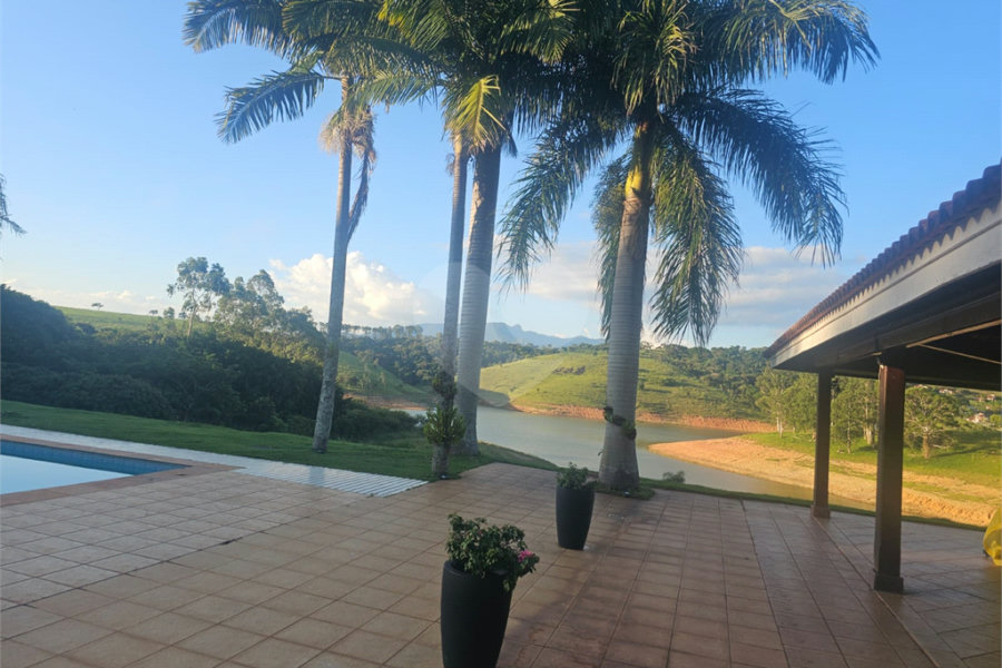 Chácara à venda com 5 suítes no Centro, Piracaia, SP