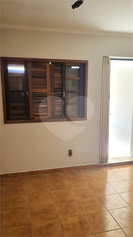 Sobrado à venda com 3 quartos em Vila Nilo, São Paulo, SP