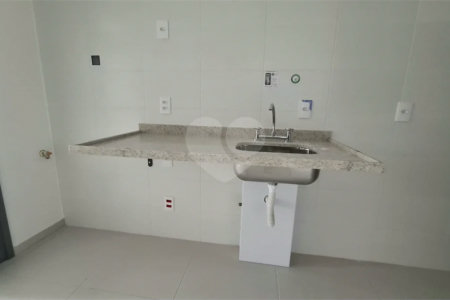 Apartamento à venda com 3 suítes em Vila Pirajussara, São Paulo, SP