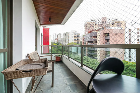 Apartamento à venda com 4 quartos, sendo 2 suítes, em Vila Morumbi, São Paulo, SP